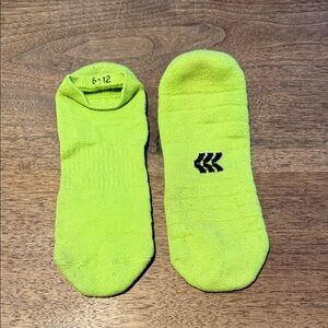 *NWOT* ALL IN MOTION Ankle Socks - L